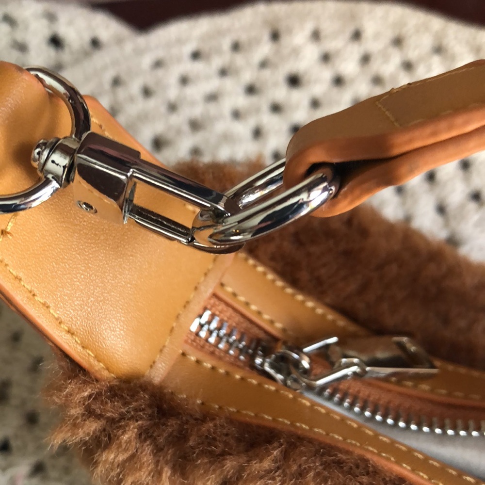 8 Other Reasons Chocolate Faux Shearling Shoulder Bag - Picture 7 of 12